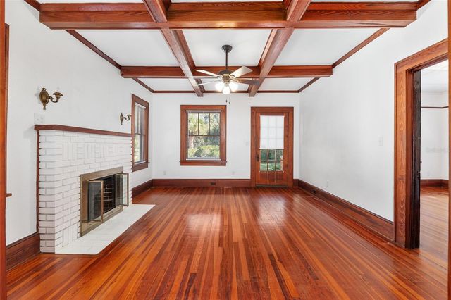 15670 S HIGHWAY 25, Weirsdale, FL 32195