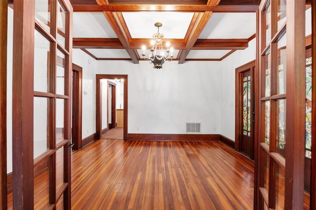 15670 S HIGHWAY 25, Weirsdale, FL 32195