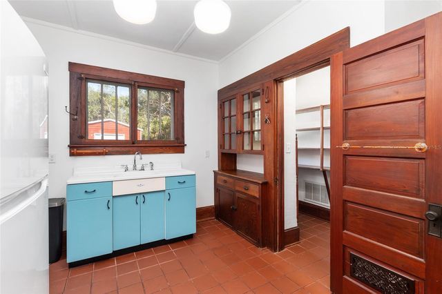 15670 S HIGHWAY 25, Weirsdale, FL 32195