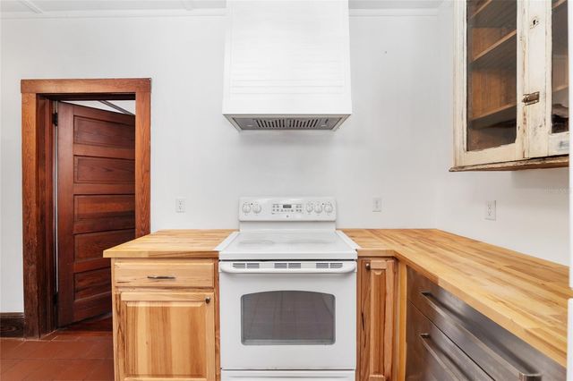 15670 S HIGHWAY 25, Weirsdale, FL 32195