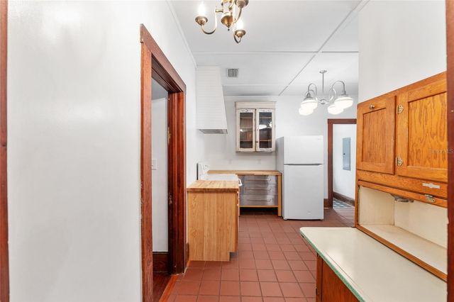 15670 S HIGHWAY 25, Weirsdale, FL 32195