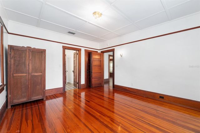 15670 S HIGHWAY 25, Weirsdale, FL 32195