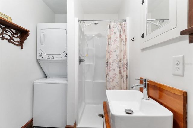 15670 S HIGHWAY 25, Weirsdale, FL 32195