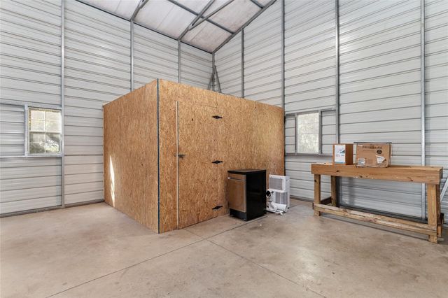 15670 S HIGHWAY 25, Weirsdale, FL 32195