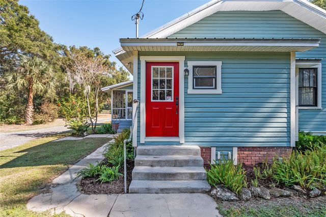 15670 S HIGHWAY 25, Weirsdale, FL 32195