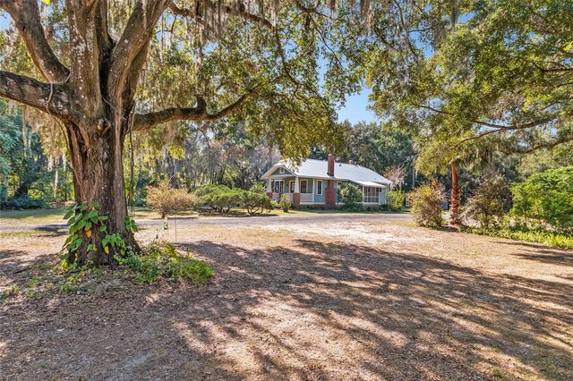 15670 S HIGHWAY 25, Weirsdale, FL 32195