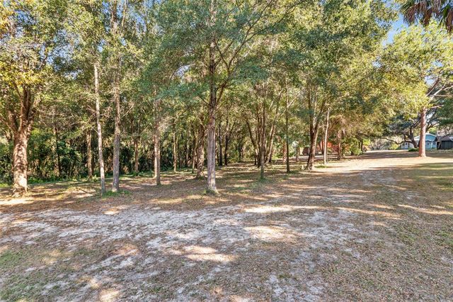 15670 S HIGHWAY 25, Weirsdale, FL 32195