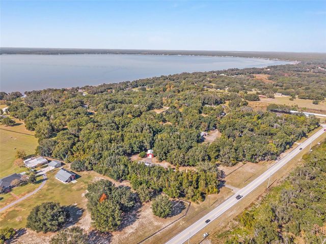 15670 S HIGHWAY 25, Weirsdale, FL 32195