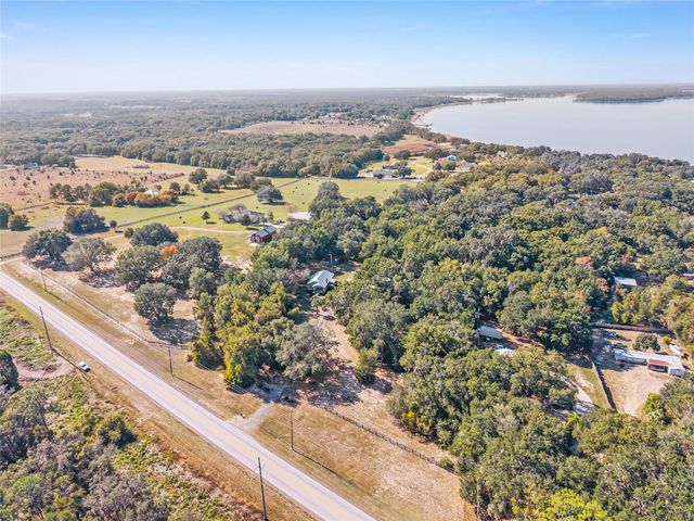 15670 S HIGHWAY 25, Weirsdale, FL 32195