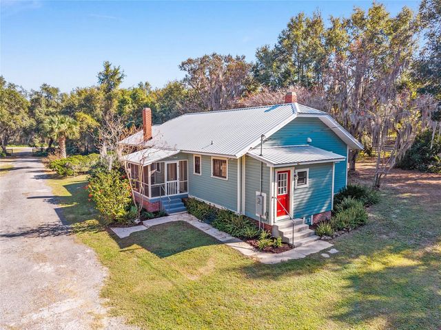 15670 S HIGHWAY 25, Weirsdale, FL 32195