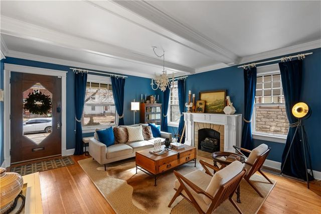 3520 Locust Street, Kansas City, MO 64109