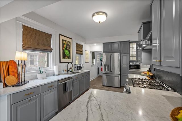 3520 Locust Street, Kansas City, MO 64109