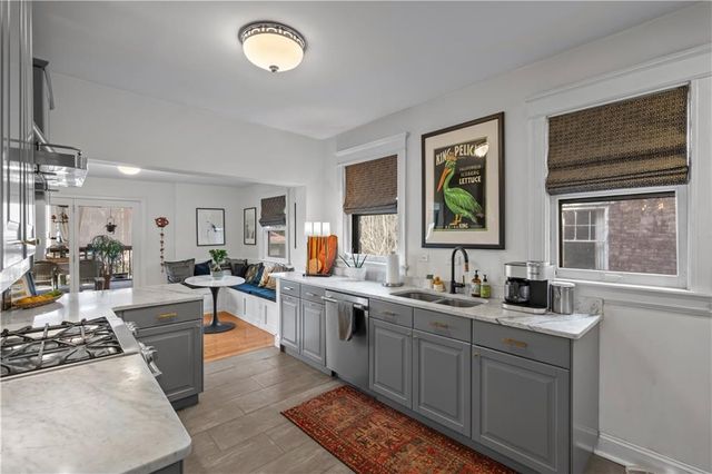 3520 Locust Street, Kansas City, MO 64109