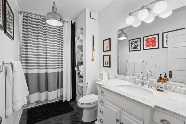 3520 Locust Street, Kansas City, MO 64109