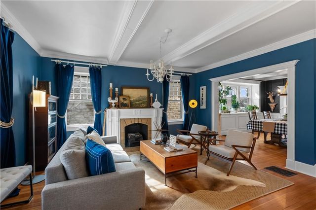 3520 Locust Street, Kansas City, MO 64109