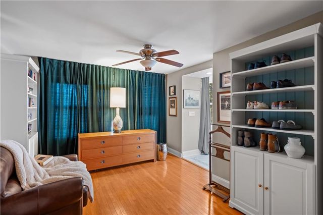 3520 Locust Street, Kansas City, MO 64109