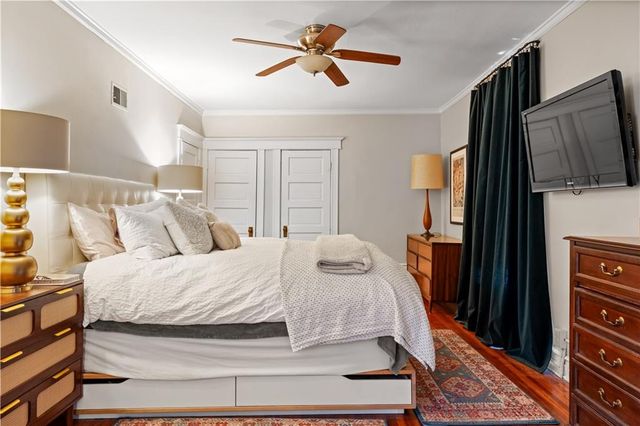 3520 Locust Street, Kansas City, MO 64109