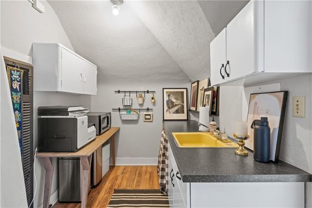 3520 Locust Street, Kansas City, MO 64109