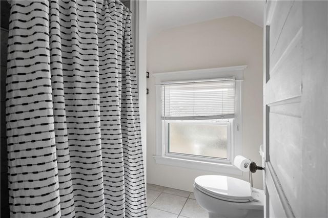 3520 Locust Street, Kansas City, MO 64109