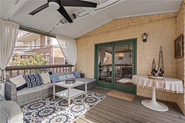 3520 Locust Street, Kansas City, MO 64109