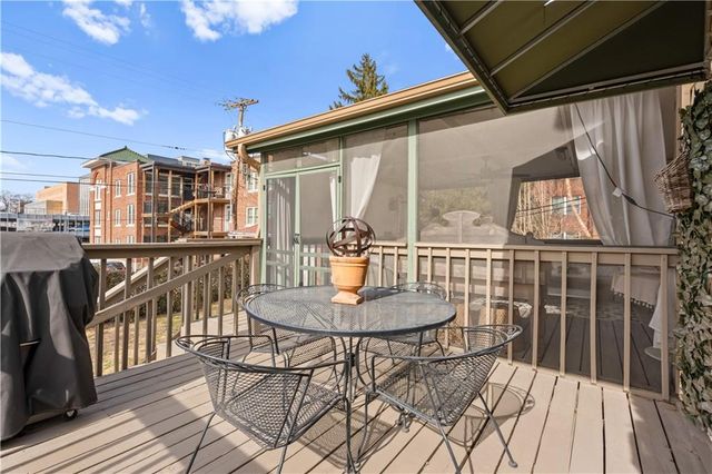 3520 Locust Street, Kansas City, MO 64109