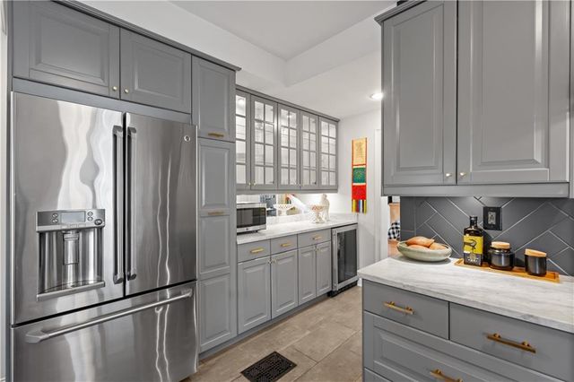 3520 Locust Street, Kansas City, MO 64109