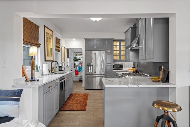 3520 Locust Street, Kansas City, MO 64109