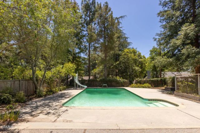 5245 Indian Drive, La Canada Flintridge, CA 91011
