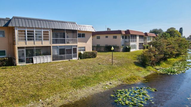 9374 SW Sw 3rd Street Street 714, Boca Raton, FL 33428