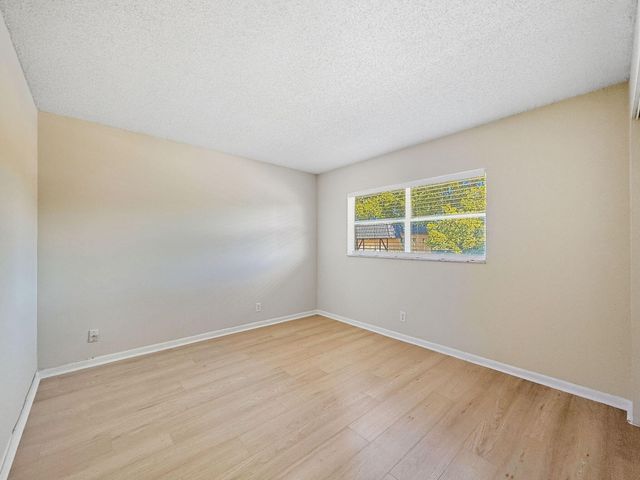 9374 SW Sw 3rd Street Street 714, Boca Raton, FL 33428