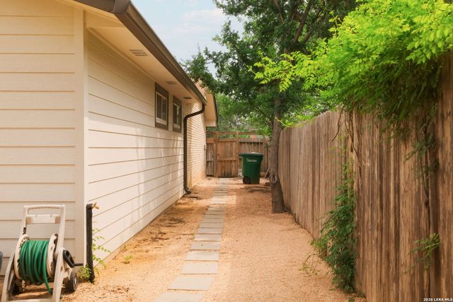 4911 Rockhurst St, San Antonio, TX 78249