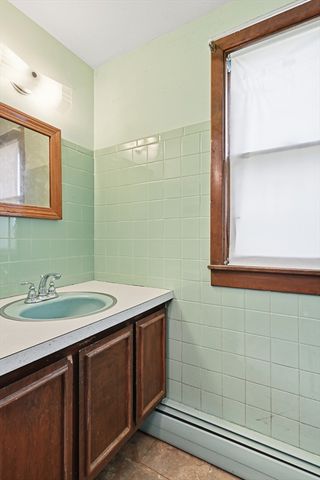 400 Nottingham St, Springfield, MA 01104