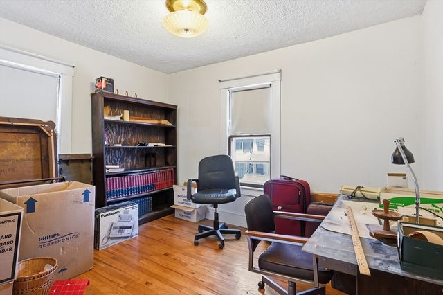 400 Nottingham St, Springfield, MA 01104