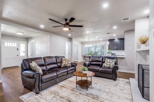 1413 Lamp Post Lane, Richardson, TX 75080