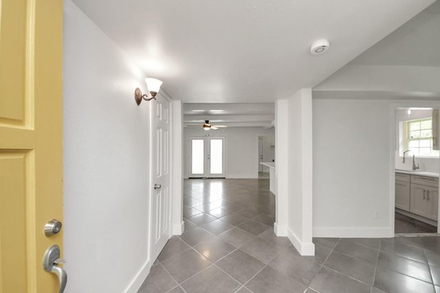 4011 Ebbtide Drive, Houston, TX 77045