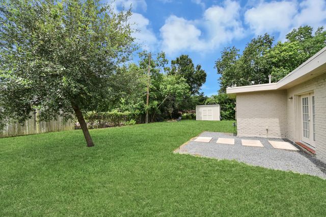 4011 Ebbtide Drive, Houston, TX 77045