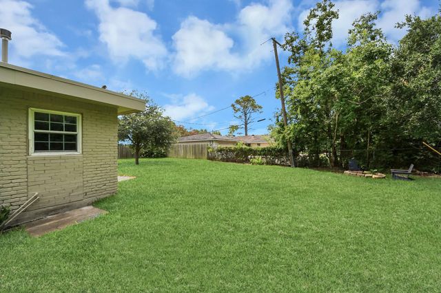 4011 Ebbtide Drive, Houston, TX 77045