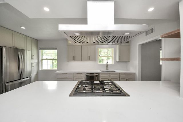 4011 Ebbtide Drive, Houston, TX 77045