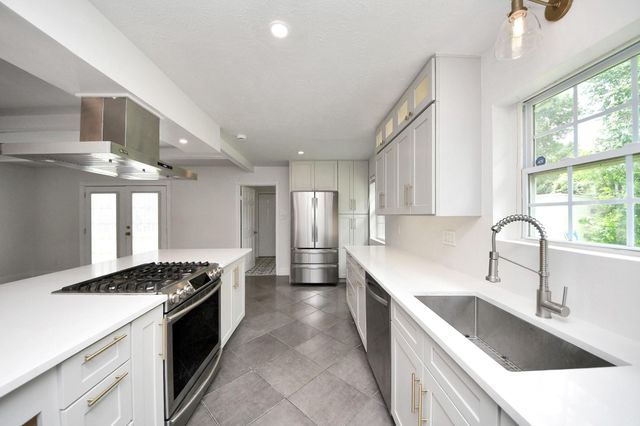4011 Ebbtide Drive, Houston, TX 77045