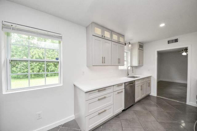 4011 Ebbtide Drive, Houston, TX 77045