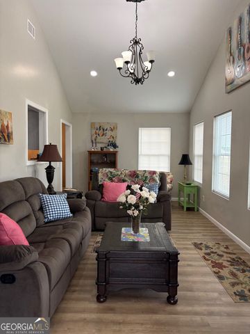 6663 Pine Ridge Circle, Blackshear, GA 31516