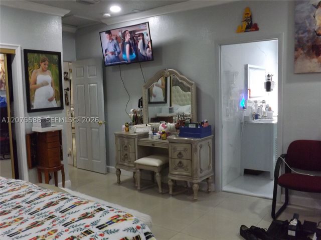 217 W 34th St, Hialeah, FL 33012