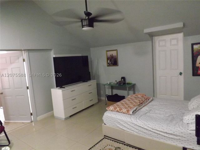 217 W 34th St, Hialeah, FL 33012
