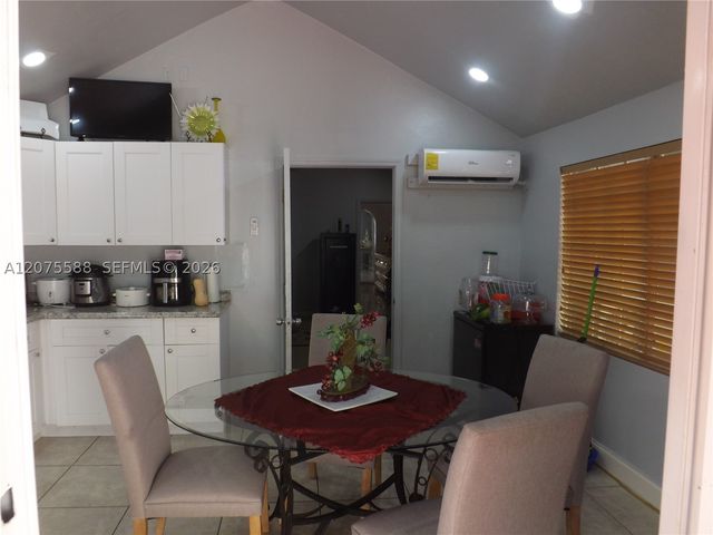 217 W 34th St, Hialeah, FL 33012