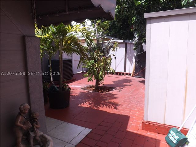 217 W 34th St, Hialeah, FL 33012