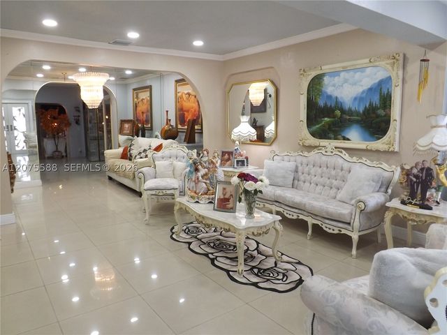 217 W 34th St, Hialeah, FL 33012