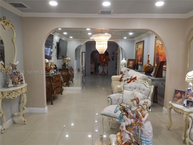 217 W 34th St, Hialeah, FL 33012