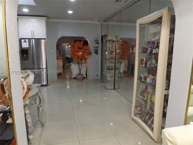 217 W 34th St, Hialeah, FL 33012