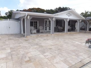 217 W 34th St, Hialeah, FL 33012