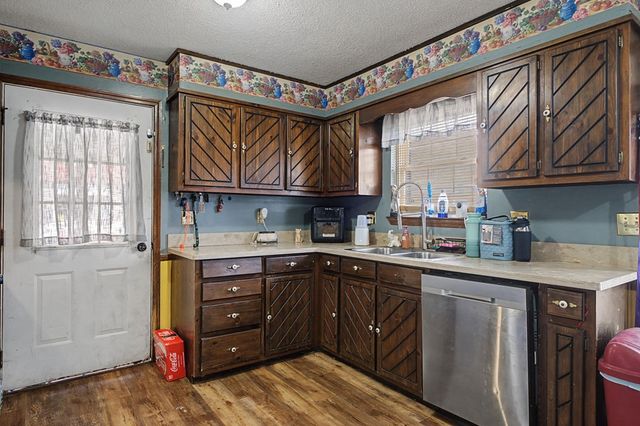 600 Pine Oaks Drive, Tunnel Hill, GA 30755